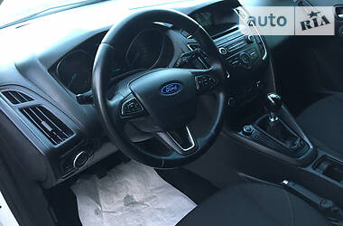 Хетчбек Ford Focus 2016 в 