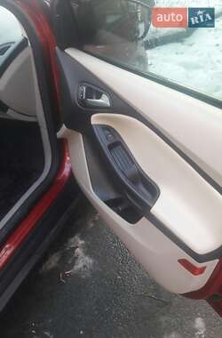 Седан Ford Focus 2015 в 