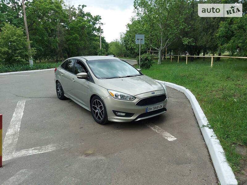Седан Ford Focus 2015 в 