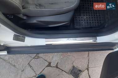 Хэтчбек Ford Focus 2013 в 