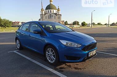 Хэтчбек Ford Focus 2015 в 