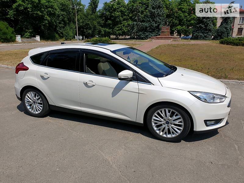 Хэтчбек Ford Focus 2016 в 