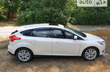 Хэтчбек Ford Focus 2016 в 