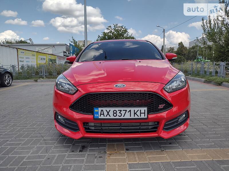 Хэтчбек Ford Focus 2015 в Харькове