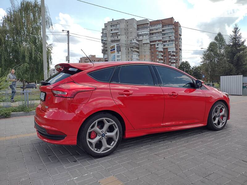 Хэтчбек Ford Focus 2015 в Харькове