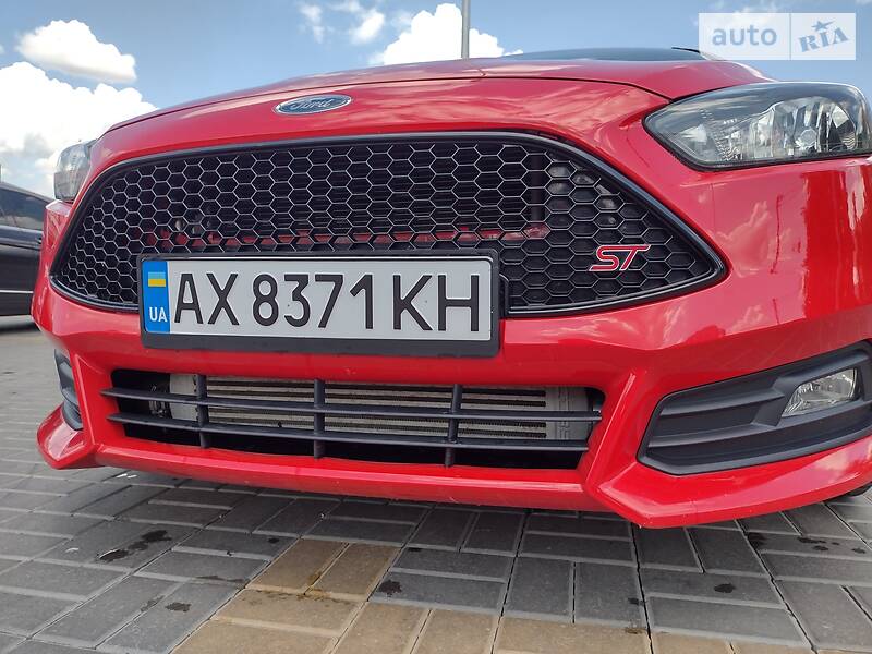 Хэтчбек Ford Focus 2015 в Харькове