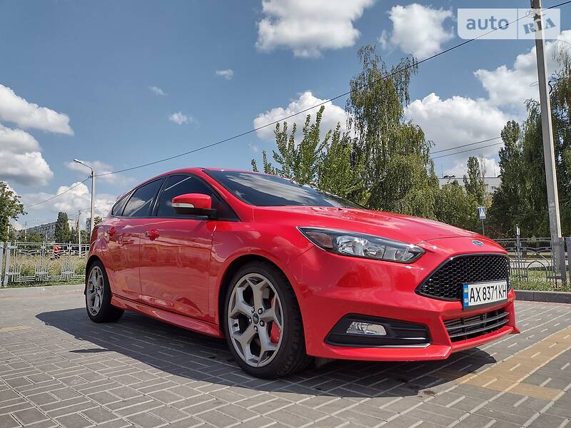 Хэтчбек Ford Focus 2015 в Харькове