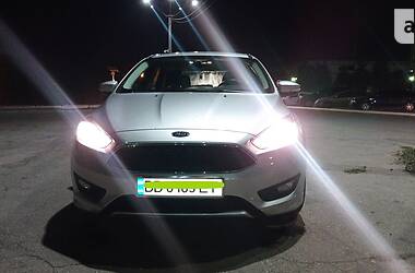 Хэтчбек Ford Focus 2015 в Лисичанске