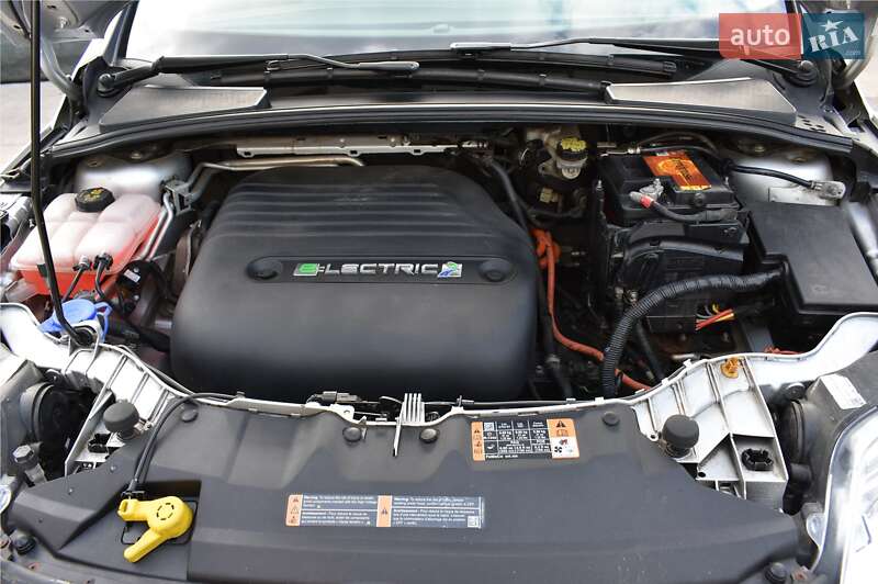 Хэтчбек Ford Focus 2016 в Одессе