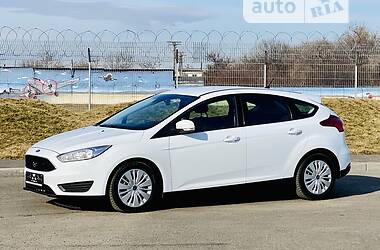 Хетчбек Ford Focus 2016 в 