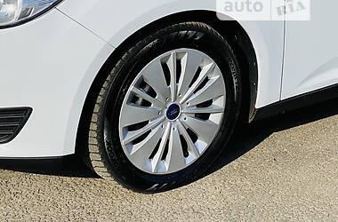 Хетчбек Ford Focus 2016 в 
