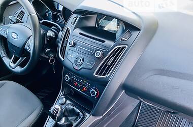 Хетчбек Ford Focus 2016 в 