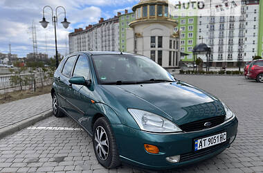 Хэтчбек Ford Focus 1998 в 