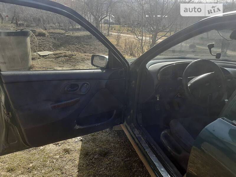 Седан Ford Focus 1993 в Бориславе