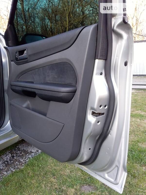 Седан Ford Focus 2005 в Борщеве фото 19 Седан Ford Focus 2005 в Борщеве