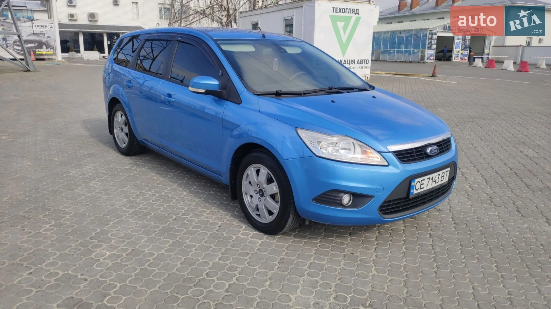 2010 Ford Focus - мініатюра 2
