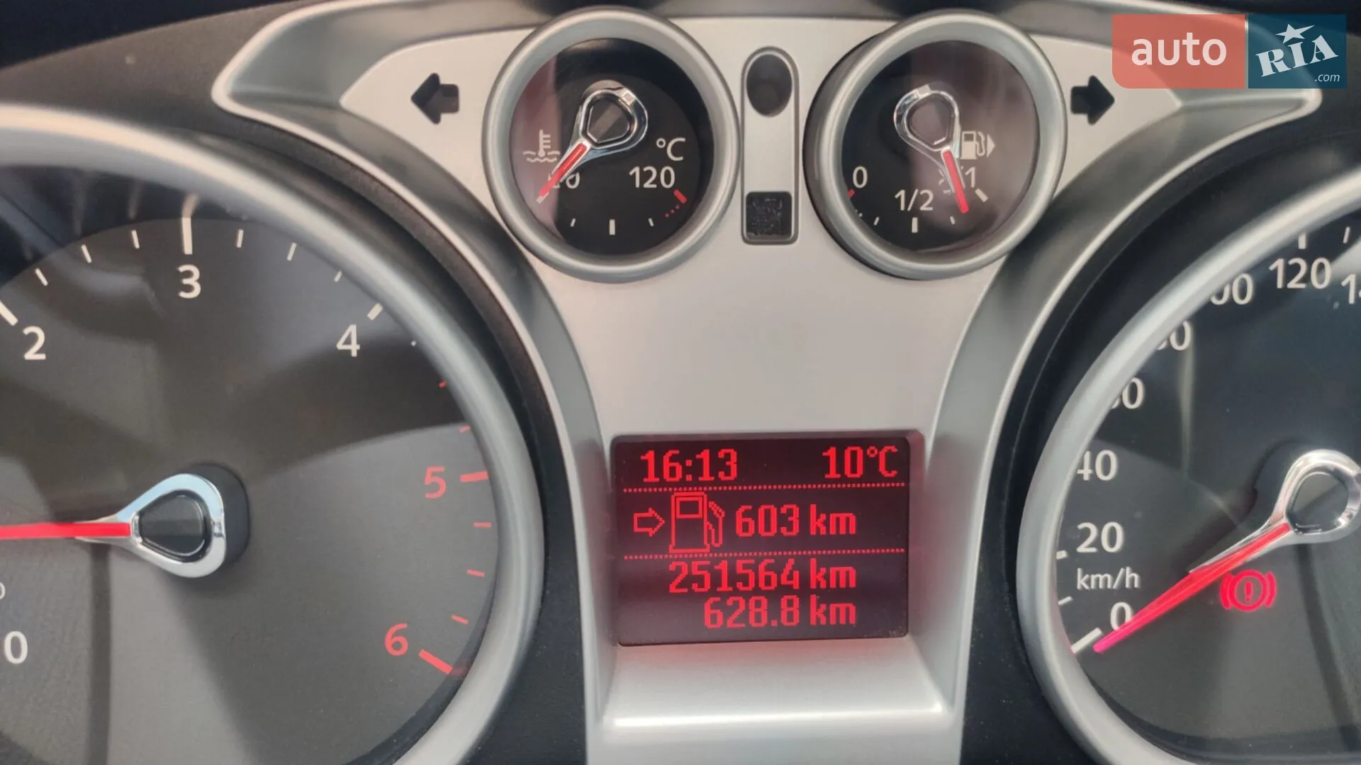 2010 Ford Focus - мініатюра 20