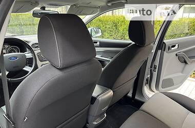 Универсал Ford Focus 2010 в 