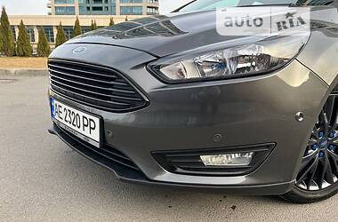 Хетчбек Ford Focus 2015 в Дніпрі