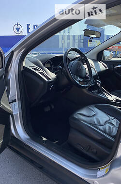 Седан Ford Focus 2015 в 