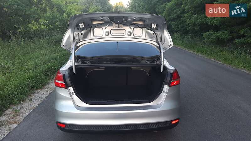 Седан Ford Focus 2015 в Киеве фото 10 Седан Ford Focus 2015 в Киеве