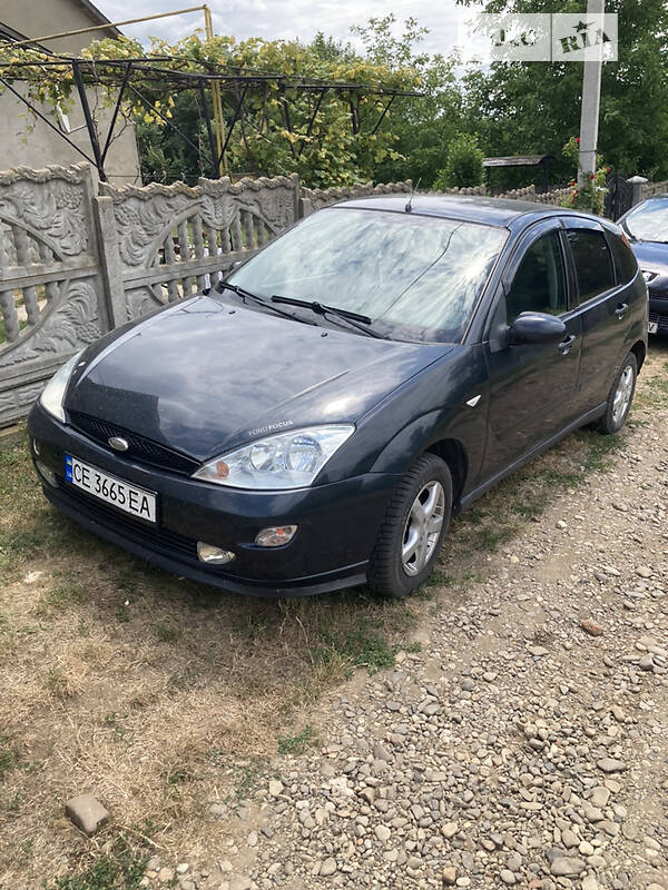 Хэтчбек Ford Focus 2003 в Черновцах