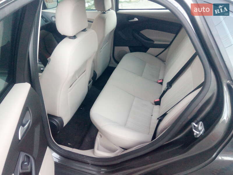 Седан Ford Focus 2015 в Первомайську