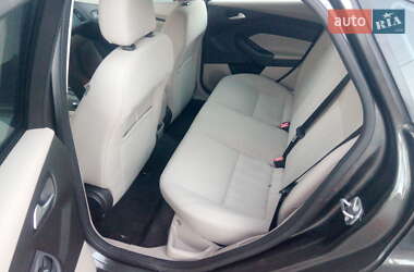 Седан Ford Focus 2015 в 