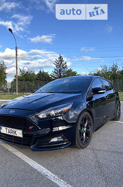 Хетчбек Ford Focus 2017 в Житомирі