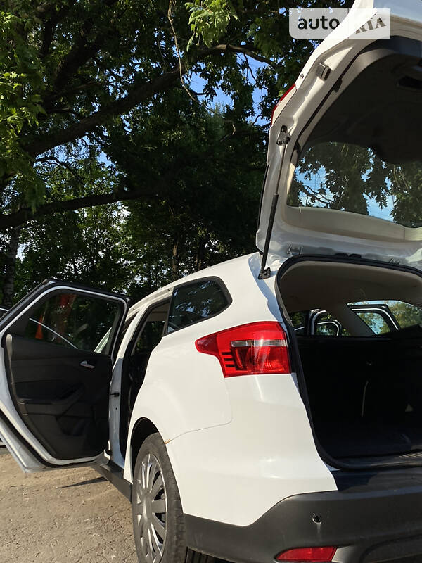 Универсал Ford Focus 2017 в Луцке фото 7 Универсал Ford Focus 2017 в Луцке