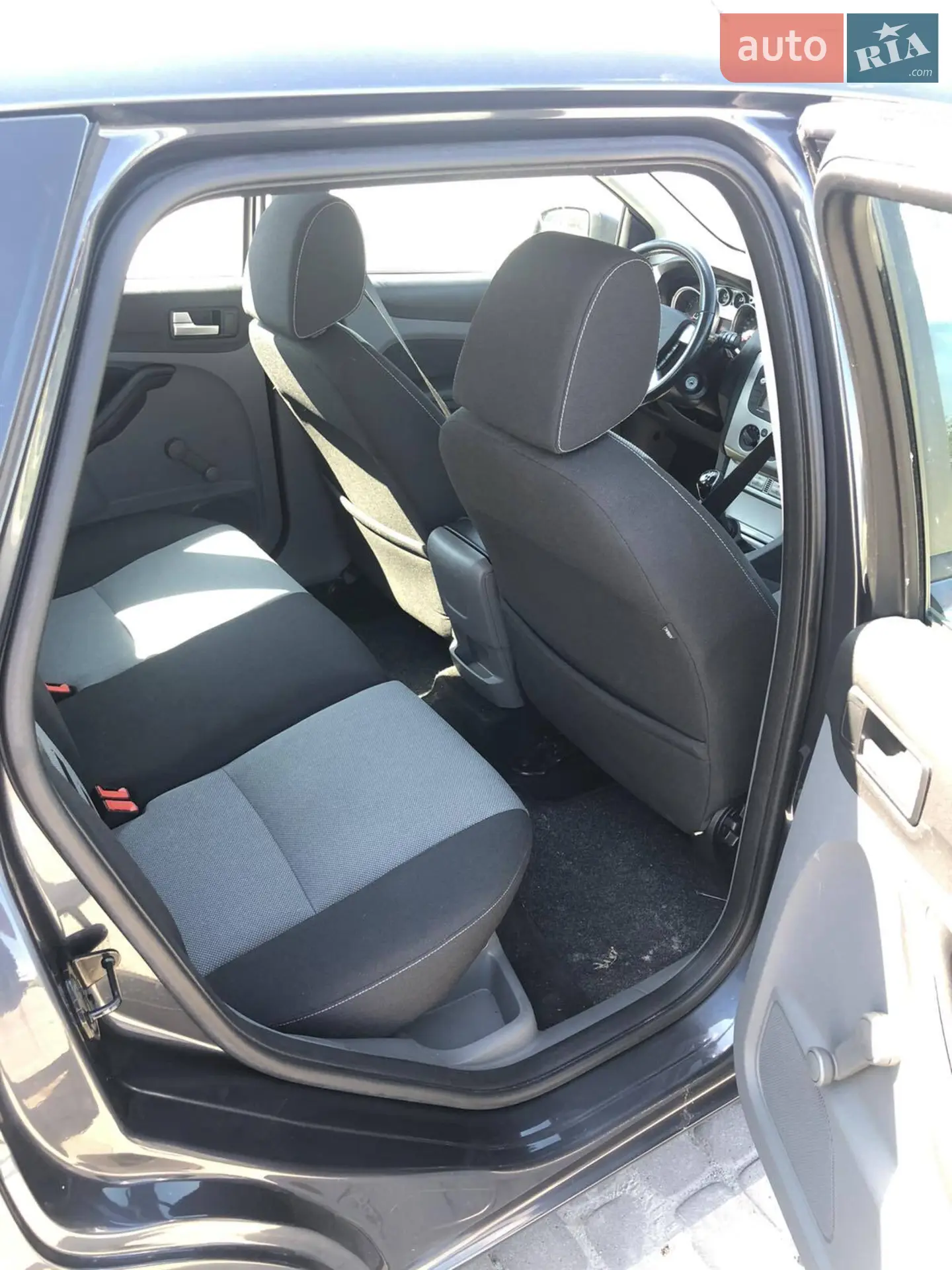 2010 Ford Focus - мініатюра 11