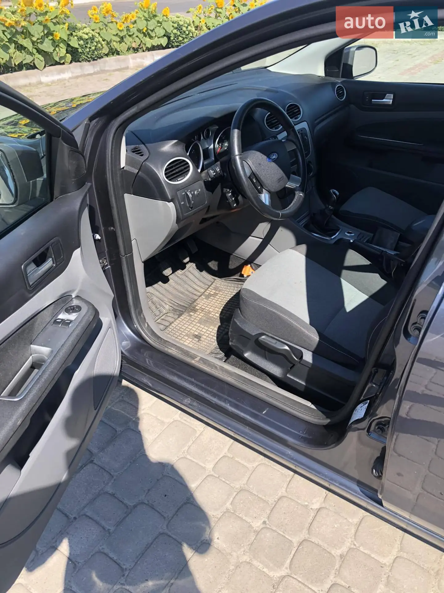 2010 Ford Focus - мініатюра 8