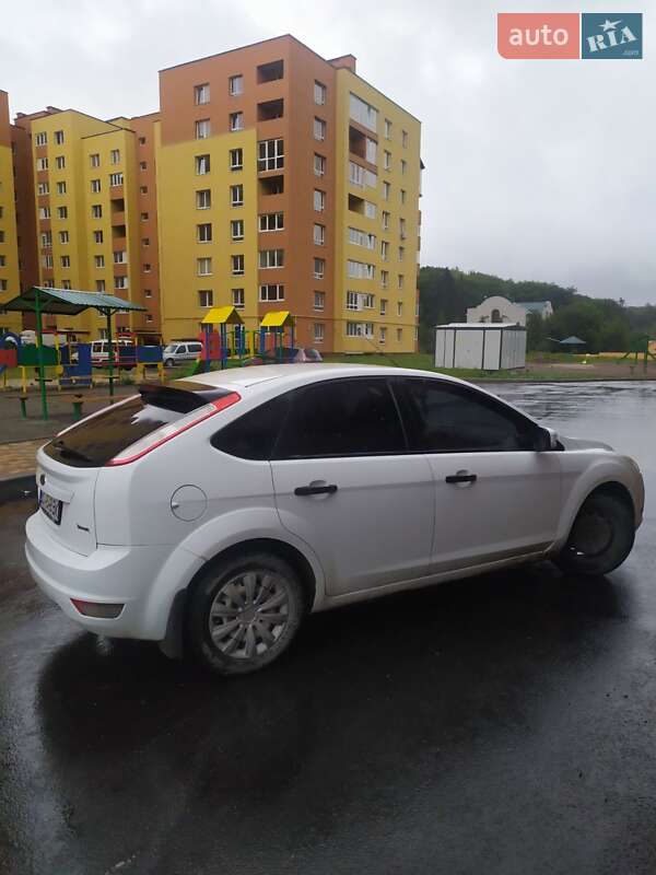 Хэтчбек Ford Focus 2010 в Тернополе