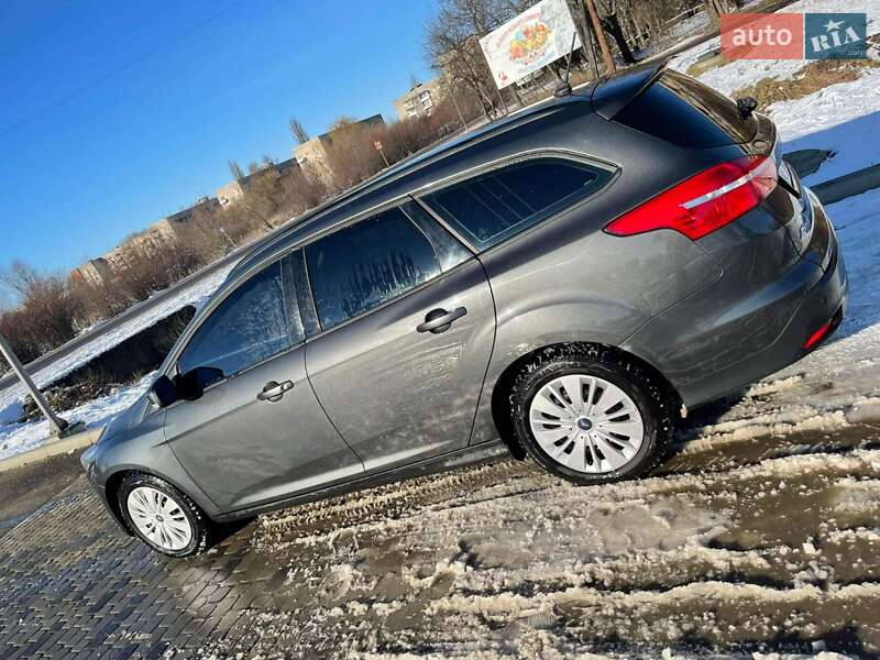 Хэтчбек Ford Focus 2017 в Берегово