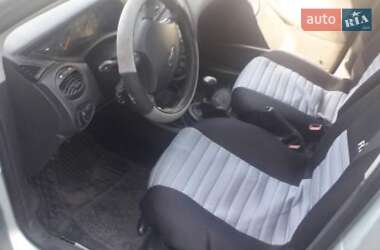 Седан Ford Focus 2003 в Дніпрі