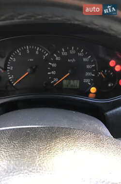 Седан Ford Focus 2000 в 