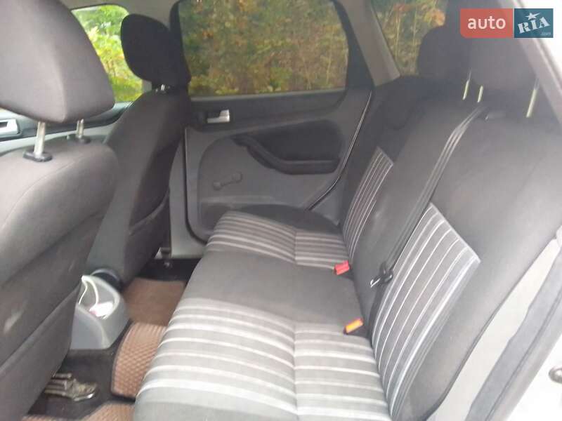 Универсал Ford Focus 2010 в Камне-Каширском