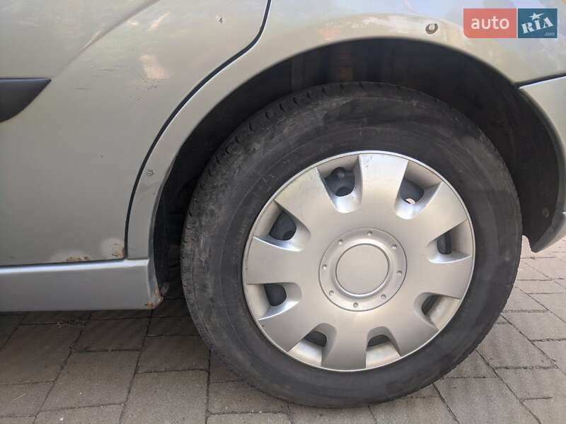 Хэтчбек Ford Focus 2004 в Мукачево фото 18 Хэтчбек Ford Focus 2004 в Мукачево