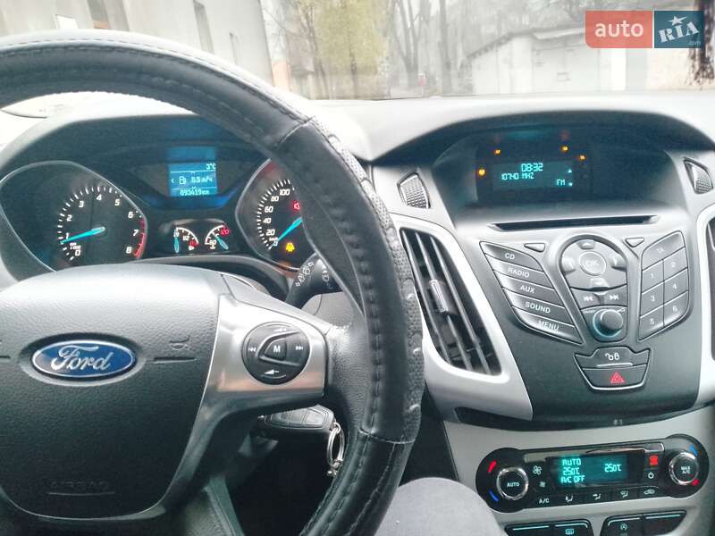 Хэтчбек Ford Focus 2013 в Великой Александровке