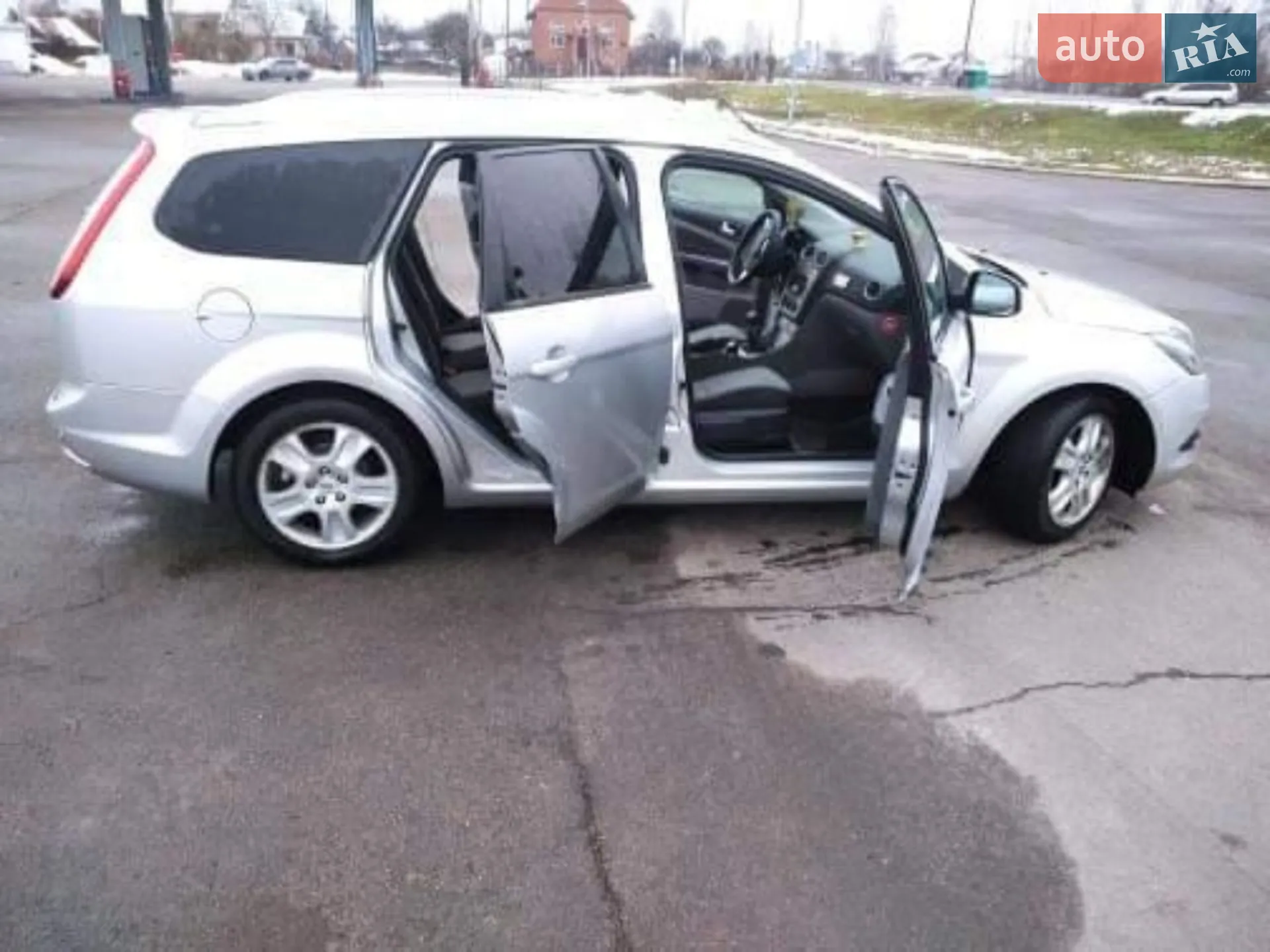 2010 Ford Focus - мініатюра 11