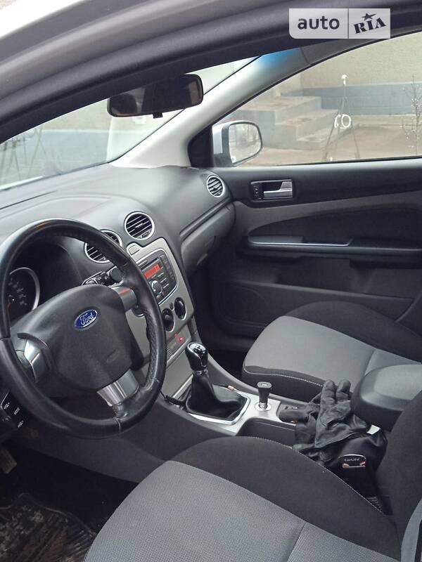 Хетчбек Ford Focus 2010 в Хотині