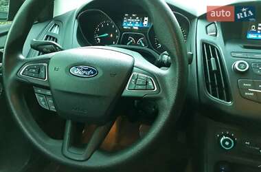 Седан Ford Focus 2015 в 