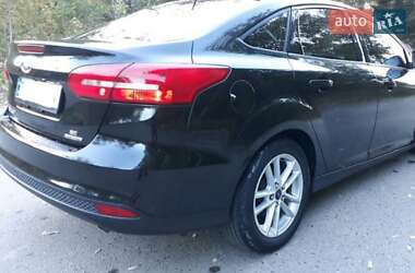 Седан Ford Focus 2015 в 