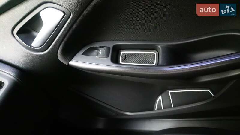 Седан Ford Focus 2016 в Кривом Роге