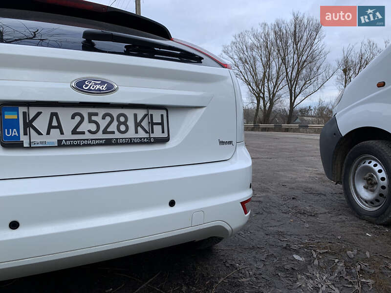 Хэтчбек Ford Focus 2010 в Попельне