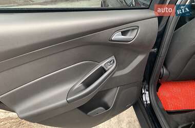 Седан Ford Focus 2016 в 