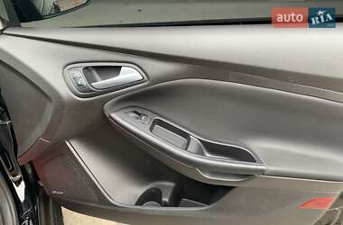 Седан Ford Focus 2016 в 