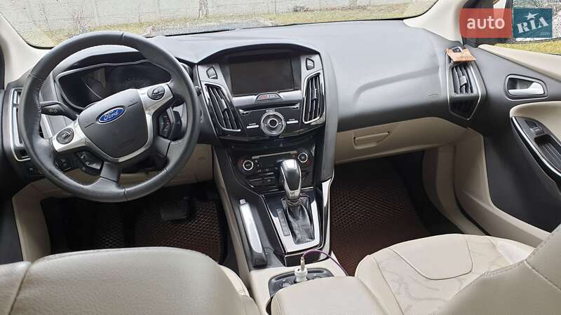 Хетчбек Ford Focus 2012 в Тальному