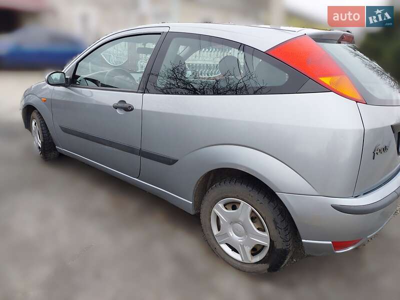 Хэтчбек Ford Focus 2002 в Староконстантинове