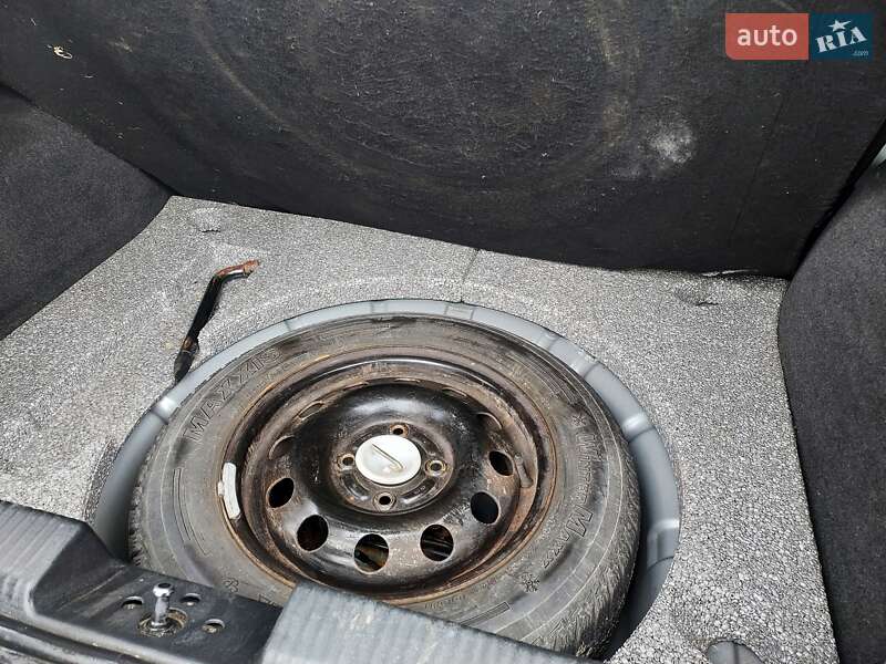 Хэтчбек Ford Focus 2002 в Староконстантинове